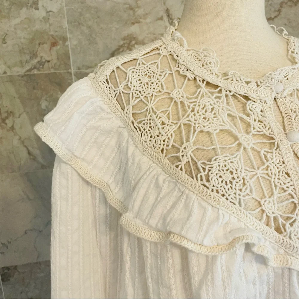 Pilcro Long-Sleeve Eyelet Cutwork Blouse - Picture 4 of 9